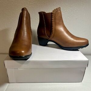 Romika Boots Women’s 38 EU/6.5 US Brown Stretch Laced Pull On Upper Leather New